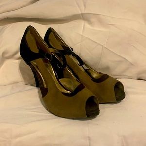 Brown women’s heals